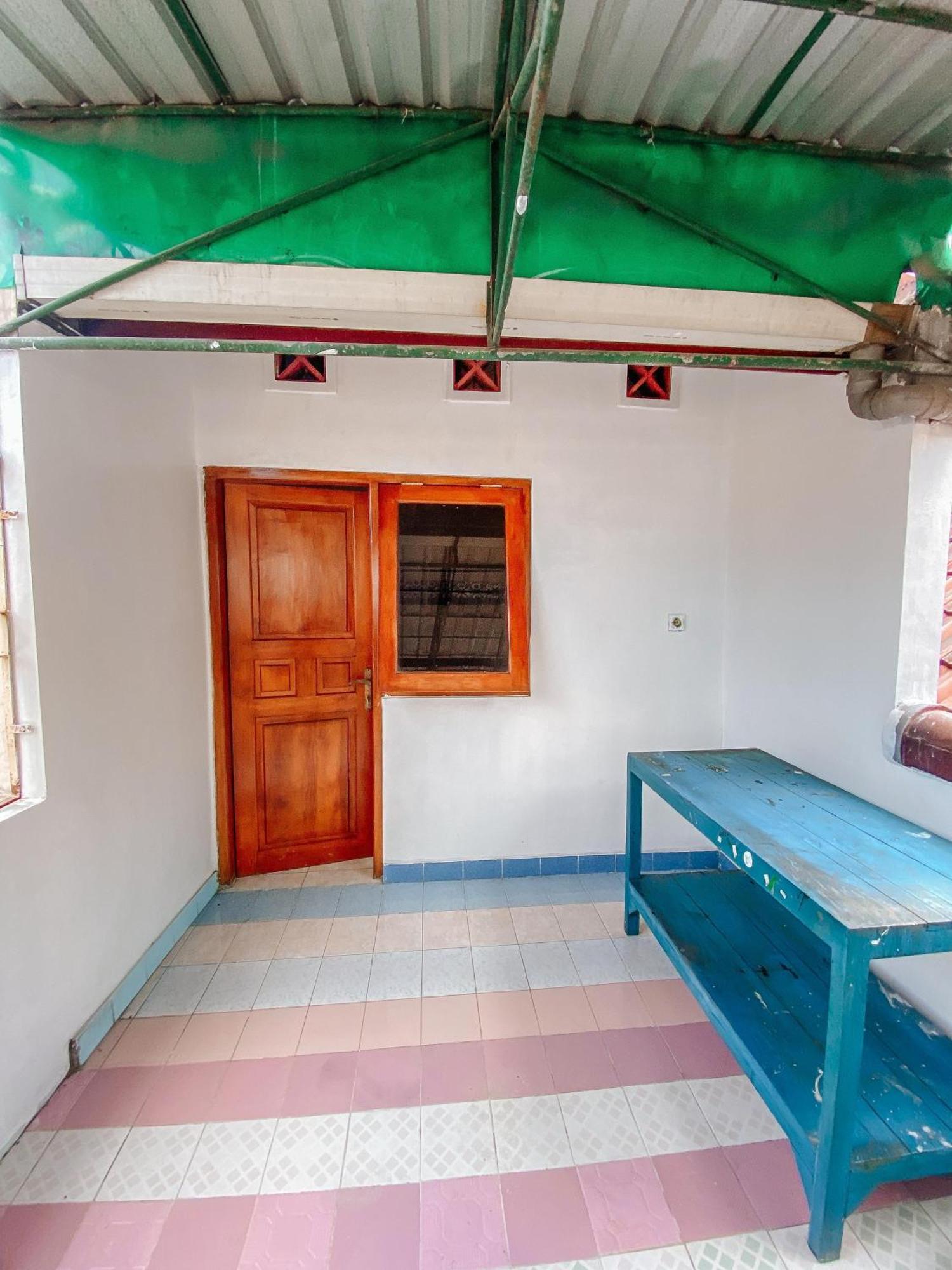 Laura'S Backpacker 523 Hostel Γιογκιακάρτα Εξωτερικό φωτογραφία