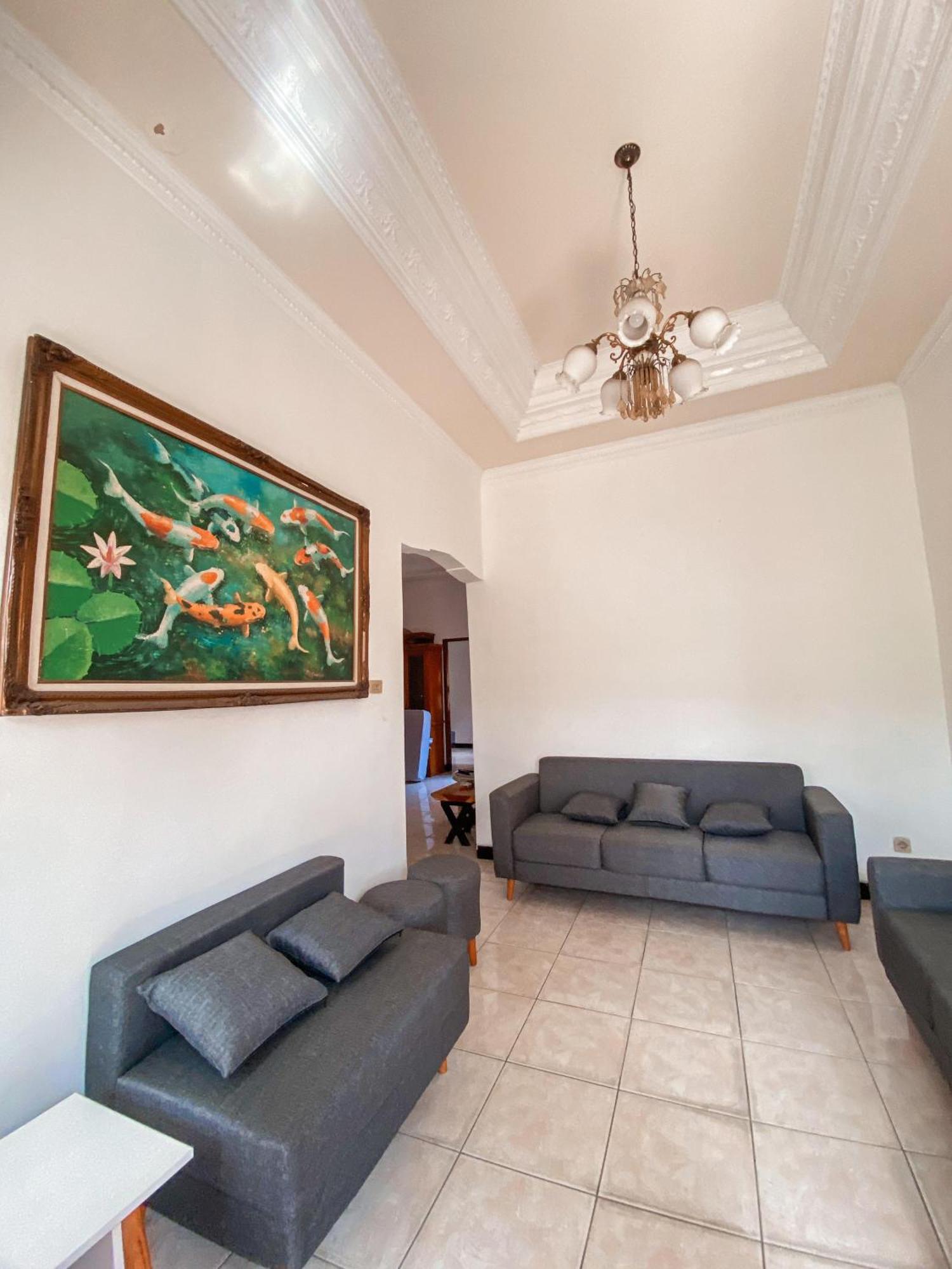 Laura'S Backpacker 523 Hostel Γιογκιακάρτα Εξωτερικό φωτογραφία