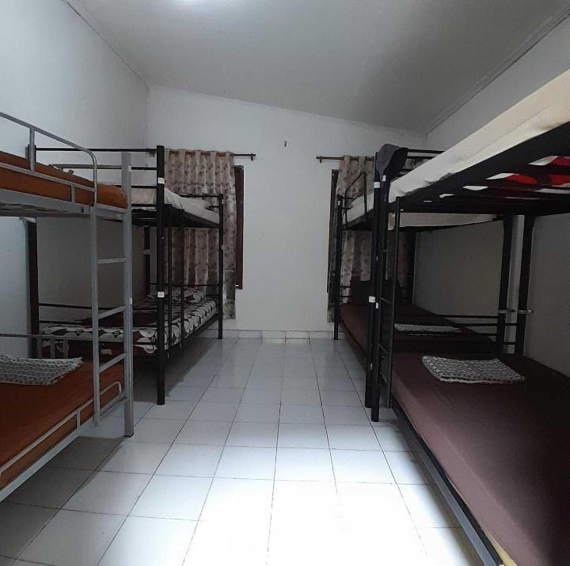 Laura'S Backpacker 523 Hostel Γιογκιακάρτα Εξωτερικό φωτογραφία